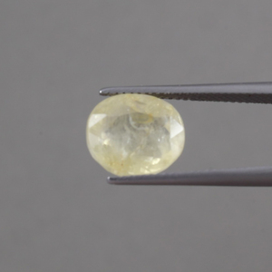 พลอยแซฟไฟร์สีเหลืองธรรมชาติแบบเม็ดเดี่ยว |   รูปไข่ขนาด 11x10 มม. น้ำหนัก 7.22 กะรัต |   เครื่องประดับที่ผ่านการเคลือบแว็กซ์/น้ำมันเปลี่ยนสีได้ ได้รับการรับรองจาก IGI - Product Image 1