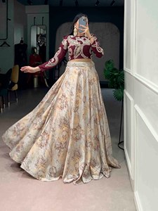 ชุดเลเฮนกาผ้าไหมปักเลื่อมสีเขียวสวยงามพร้อมเสื้อครอปท็อปสำหรับงานเมเฮนดี - Product Image 5