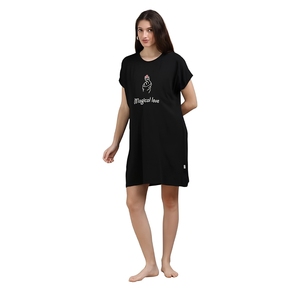 T-shirt noir à manches courtes pour femme avec imprimé ours de dessin animé, col rond, coupe ample, style décontracté, à porter en toutes saisons - Product Image 1