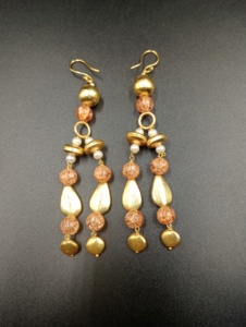 Boucles d'oreilles plaquées or, forme de boule, perles de cristal, imitation perle, bijoux de fête de style vintage pour femmes - Product Image 2