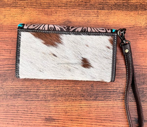 Belle pochette de sculpture usinée à la main de créateur portefeuille en fourrure de vachette de couleur turquoise multi-utilisations pochette de Offre Spéciale au design unique - Product Image 4