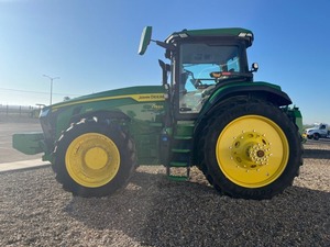 Tracteur à roues 4x4 de grande taille 2023 8R 340, prêt à l'exportation premium - Product Image 4