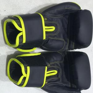 Guantes de Grappling de PU de la Mejor Calidad, Marca Personalizada, Absorben la Humedad, con Cierre de Gancho y Bucle, Soporte para Muñeca, para Boxeo - Product Image 6
