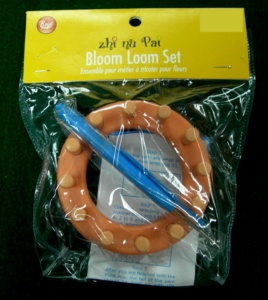 HC0161 Flower Loom w/chrochet <b>needle</b> | Plastic Handmade Craft Tool For Knitting Circular Patterns - Product Image 5