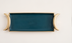 Bandeja Rectangular Artesanal de Esmalte Azul con Asas de Luna Creciente en Oro Cepillado para Servir Comida y Bebidas - Product Image 5