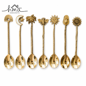 Juego de Cubiertos de Latón Hechos a Mano con Acabado Dorado y Patrón Floral en Relieve, Cuchara, Tenedor y Cuchillo, Elegante Juego de Vajilla para Mesa - Product Image 5