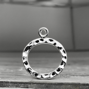 Broche de palanca martillado de plata esterlina para componentes de regalo de joyería fina de boda para colección de fabricación de joyas - Product Image 1