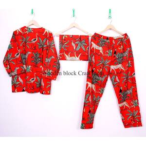 Conjunto de pijama de algodón indio para mujer con estampado de palmeras rojas y cierre de botones, ideal para ropa de playa y descanso, conjunto de pijama con cuello. - Product Image 5