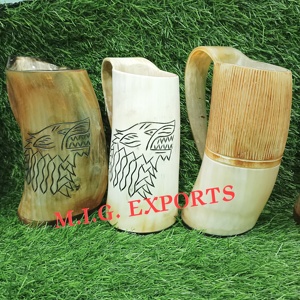 Mug authentique fait main en corne de vache viking, gobelet naturel en corne de bœuf pour bière, ale et hydromel. Écologique, vintage, médiéval. - Product Image 1