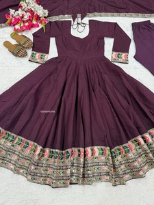 Robe Anarkali en soie romaine lourde avec dupatta, longueur ras du sol, tenue de mariage traditionnelle indienne et pakistanaise pour femmes - Product Image 5