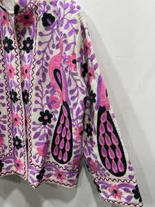 Veste Suzani Paon Faite Main Style Bohème Moderne pour Femme, Manteau en Coton Brodé Bohème, Blazer Matelassé Artisanal pour Festival - Product Image 5