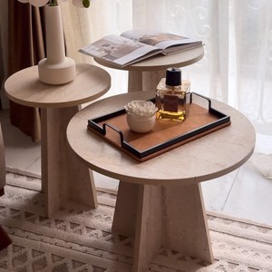 Ensemble de plateaux de service rectangulaires modernes avec placage en cuir, cadres en métal noir élégants et poignées latérales intégrées pour une touche d'élégance - Product Image 6