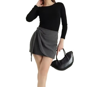 Falda de Mujer de Cintura Alta con el Mejor Diseño, Estilo Casual con Estampado de Sol en Colores Sólidos, Poliéster Económico con Cierre Elástico en la Cintura - Product Image 1