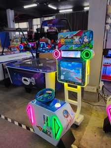 เครื่องเกมแข่งรถอาร์เคดจอ 17 นิ้ว สำหรับผู้เล่นคนเดียว ยี่ห้อ Space X – เครื่องจำลองพวงมาลัยแบบหยอดเหรียญสำหรับธุรกิจ - Product Image 4