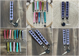 March Expo 2026 Fashion Luxury Cow Leather Keyring Engraved Checkered Key Chains Elegant Personalized Wristlet With Rings - Product Image 3