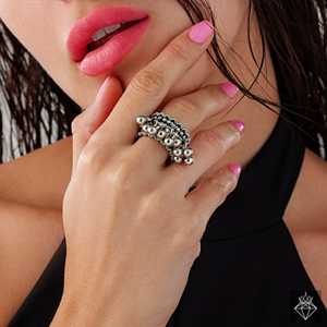 Bague ethnique PRAO avec ornement Ghungroo Taille réglable Accessoire à la mode - Product Image 3