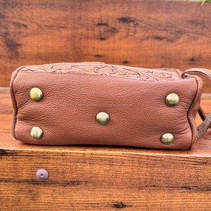New Luxury <b>Large</b> Capacity Hand Tooled <b>Storage</b> Makeup Organizer <b>Bag</b> for Women Cowhide Travel Toiletries Cosmetic <b>Bag</b> <b>With</b> Handle - Product Image 4