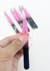 Pinzas de pestañas profesionales de volumen de bota delgada personalizadas, sujeción fuerte y duradera, de 10mm de etiqueta privada extensiones de pestañas, fibra sostenible - Product Image 5