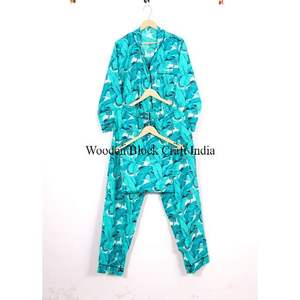 ชุดนอนผ้าฝ้ายพิมพ์ลายบล็อกสีฟ้าอ่อนสำหรับผู้หญิง เนื้อผ้านุ่ม ระบายอากาศได้ดี เหมาะสำหรับการพักผ่อน การนอนหลับ และสวมใส่สบายๆ - Product Image 5