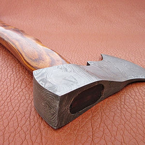 Hache en acier Damas faite à la main avec manche en bois de rose, hache en acier Damas personnalisée avec étui en cuir de haute qualité - Product Image 4