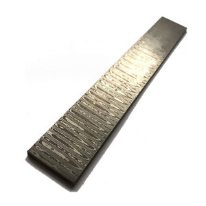 Barra de Acero Damasco con Patrón de Plumas Hecha a Mano para Fabricación de Cuchillos, 0.5mm de Grosor, 193mm de Longitud, Acero en Blanco con Patrón Soldado - Product Image 2
