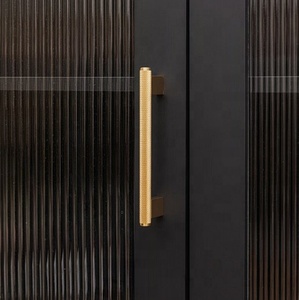 Poignée de porte linéaire moderne tendance en laiton brossé, finition dorée, forme et hauteur personnalisables, durable, multifonctionnelle pour armoire - Product Image 3