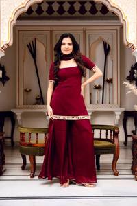 Ensemble Sharara de Luxe Bordeaux pour Femme, Style Velours Designer, Kurta Moderne et Dupatta, Tenue de Cérémonie Indienne/Pakistanaise pour Été/Hiver - Product Image 1