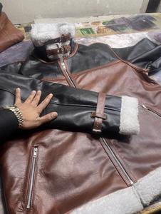 Veste de moto en cuir et fourrure pour homme TOPSHOW Exclusive, épaisse, chaude, confortable, douce, coupe ajustée, vêtement d'extérieur tendance, imperméable et respirante - Product Image 2