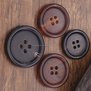 Botón de cuerno de búfalo negro y marrón Tayyab de alta calidad hecho en India: accesorios de moda ecológicos. - Product Image 5