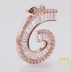 Collar con Colgante de Letra G, Diseño Redondo con Inicial y Piedras Brillantes Detalladas, Tono Oro Rosa, Joyería de Moda - Product Image 2
