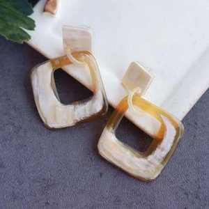 Pendientes de cuerno natural con baño de oro, joyería fina de nueva moda, para bodas, fiestas y regalos, de la India, AL MALIK CRAFT - Product Image 1