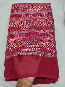 Tela Fox Georgette Squinc de primera calidad con intrincado trabajo Squinc en toda la superficie y detalles de hilo brillante. - Product Image 2