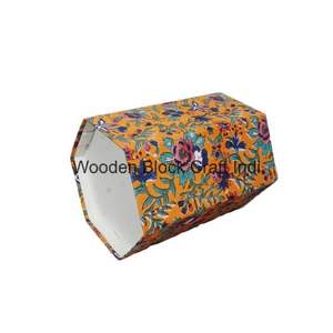 Poubelle décorative ouverte faite à la main en carton PP imprimé au bloc, avec enveloppe en tissu 100 % coton. - Product Image 4