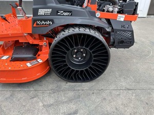 เครื่องตัดหญ้าแบบนั่งขับ Kubota Zero Turn ขนาด 54 นิ้ว ขับเคลื่อนด้วยตัวเอง เครื่องยนต์เบนซิน เกรดอุตสาหกรรม - Product Image 6