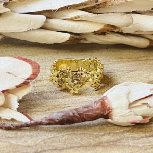 High Demand Floral <b>Rings</b> Boho Brass Band <b>Ring</b> For Women 18k Gold Plated <b>Dainty</b> Flower Pattern Hollow Wholesale Jewelry - Product Image 1