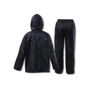 Combinaison de pluie de dernière génération, de qualité supérieure, fabriquée dans les meilleurs matériaux, respirante, pour usage extérieur. - Product Image 3