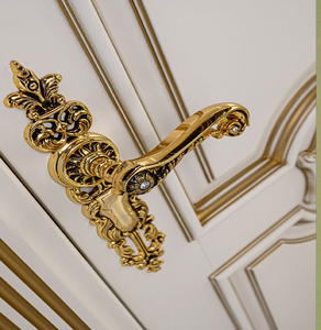 Butée de porte en laiton de style antique avec gravure en spirale et finition élégante, disponible à prix de gros. - Product Image 6