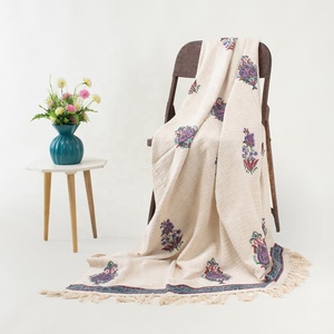 Rouge et Blanc Couleur Imprimé Coton Jeté Décor À La Maison En Gros Jeté pour Salon Décor Canapé Décor Canapé Jeté - Product Image 4