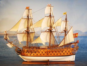 T323 - Maqueta de Barco Pintada de Estilo Náutico, Hecha a Mano en Madera de Cedro San Felipe, Totalmente Ensamblada, para Decoración del Hogar, 74Lx24.5Wx66.5H cm - Product Image 1