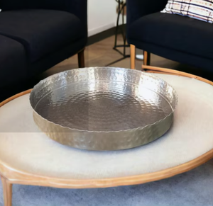 Plateau de service rond élégant en aluminium argenté brillant vintage pour les rassemblements en plein air et les pique-niques, la cuisine et le bureau d'Inde - Product Image 3