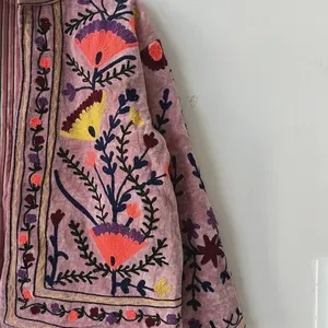 Produit phare en gros : Veste en velours brodée Suzani pour femme, manteau court d'hiver, veste bomber bohème boutonnée, prix d'usine - Product Image 3