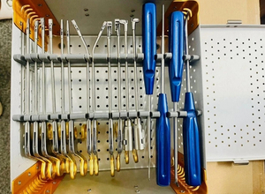 Ensemble d'instruments d'arthroscopie avec boîte de stérilisation pour la chirurgie du genou, les procédures chirurgicales orthopédiques et la réparation - Product Image 2