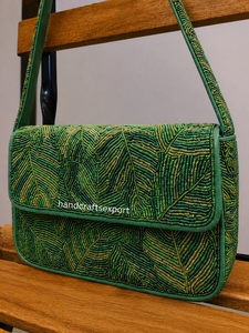 Sac à bandoulière léger et écologique fait main de luxe avec des perles en forme de tortue de mer |   Sac à main tendance sur le thème de l'océan pour femmes |   Flap de créateur - Product Image 6