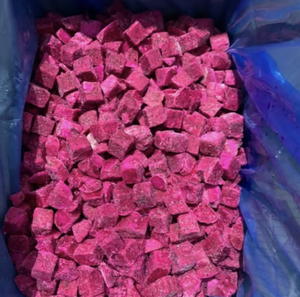 Cubos de pulpa de fruta del dragón congelada de Vietnam, ideales para bebidas frías y elaboración de postres gourmet con material de fruta limpio. - Product Image 2