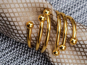 แหวนรองผ้าเช็ดปากทองเหลืองโบราณขายส่ง พร้อมอุปกรณ์ตกแต่งโต๊ะอาหารทำมืออย่างหรูหรา สำหรับโรงแรม ร้านอาหาร และงานแต่งงาน ส่งออกต่างประเทศ - Product Image 2