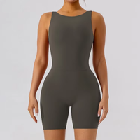 Monos de yoga sin espalda con cuello halter de talla grande con logo personalizado para niñas, monos deportivos de color liso para fitness y gimnasio al por mayor