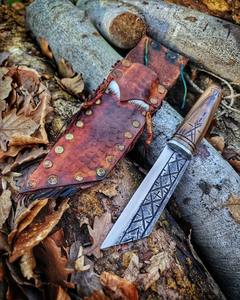 Cuchillos Vikingos Legendarios Forjados con Artesanía Tradicional: Cuchillos Hechos a Mano Únicos con Fundas de Cuero Artísticas. - Product Image 2