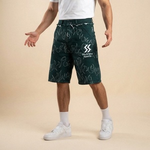 Pantalones cortos de mezclilla para hombre personalizados, negros, con bordado de llamas, transpirables, de lavado claro, de cintura media, con patchwork, de pierna ancha, estilo streetwear y bajo sin rematar - Product Image 1