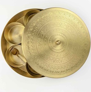 Boîte à épices en laiton gravée Masala Dani, support métallique pour épices avec cuillère, boîte de rangement pour vaisselle indienne - Product Image 2