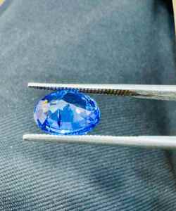 Zafiro Azul Real Natural de 5.05 Ct, Corte Ovalado, Ceilán, Sri Lanka, Azul Intenso, Gema Suelta Preciosa para Joyería Fina - Product Image 4